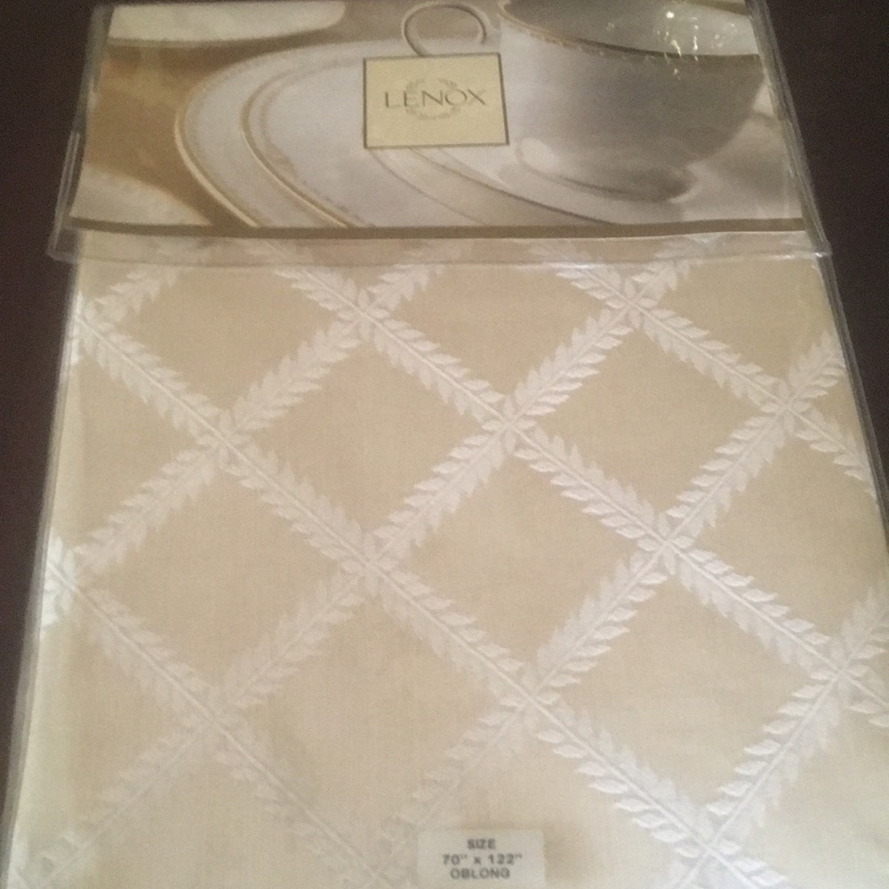 Cream table cloth